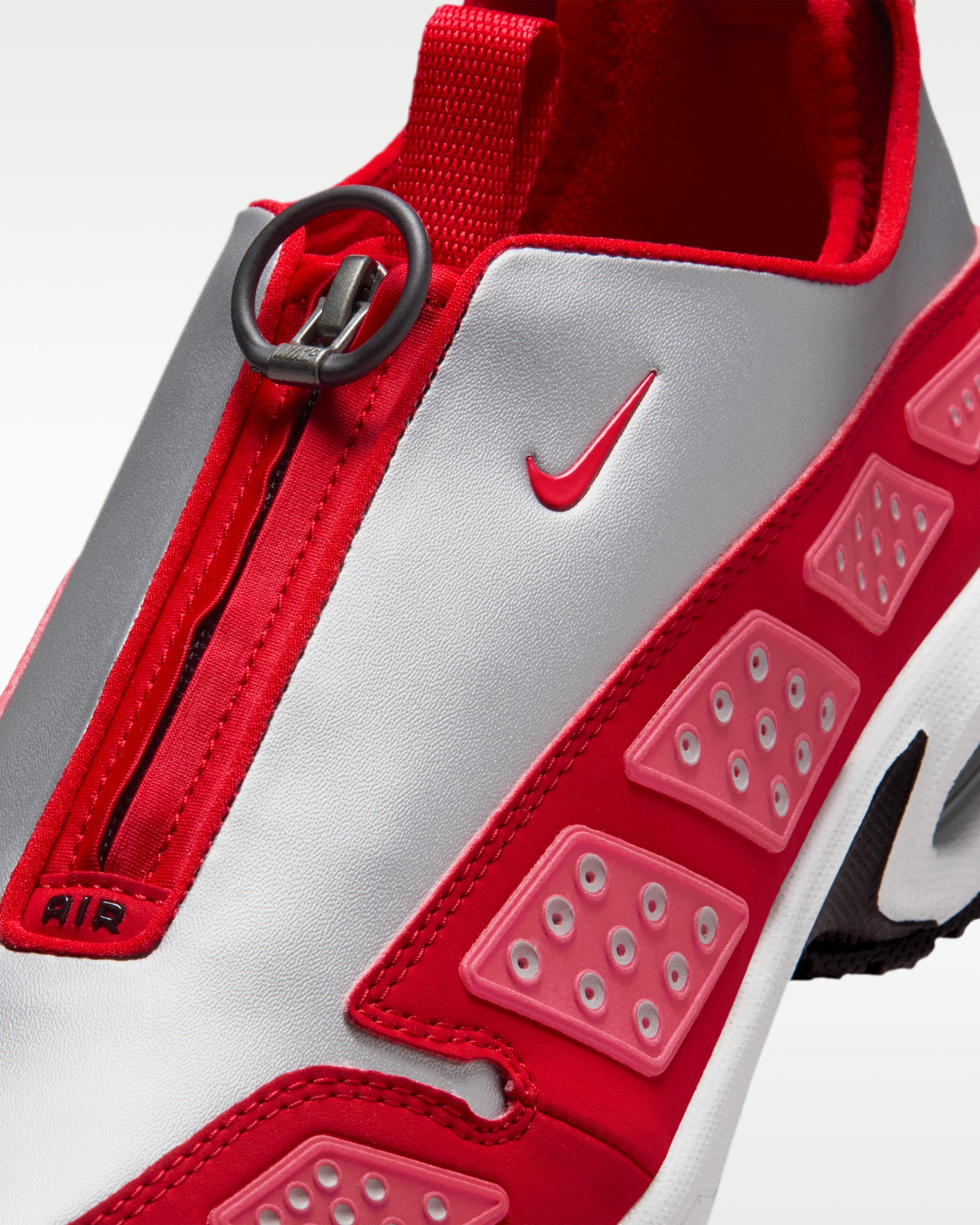 Nike Air Max SNDR SILVER UNIVERSITY RED